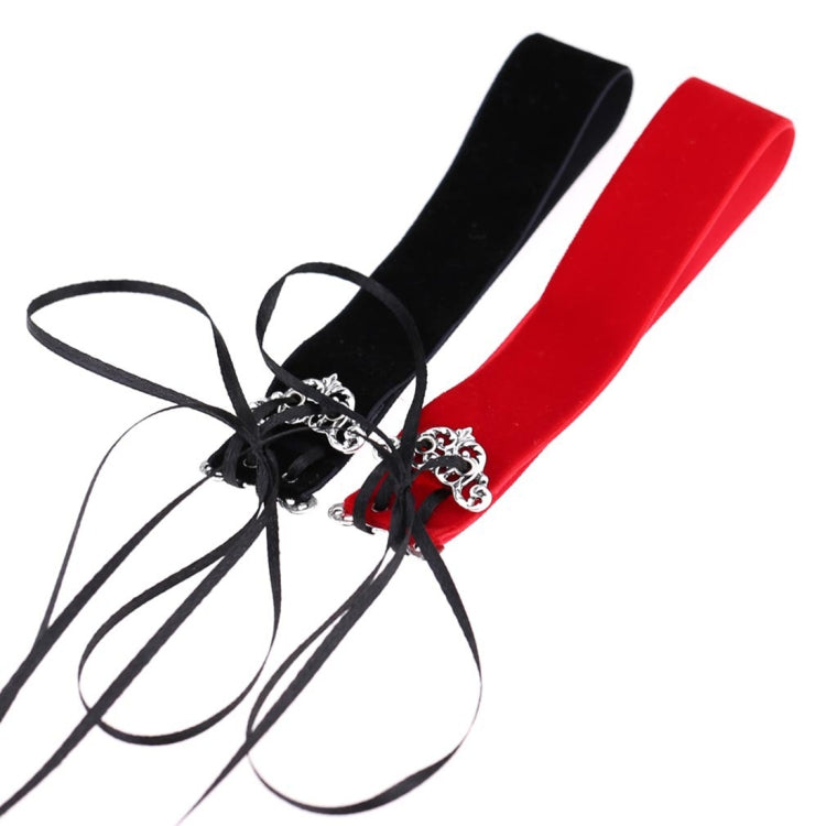 2 PCS European and American Fashion Street-snap Collar Hollow Alloy Velvet Choker Necklace, Random Color Delivery