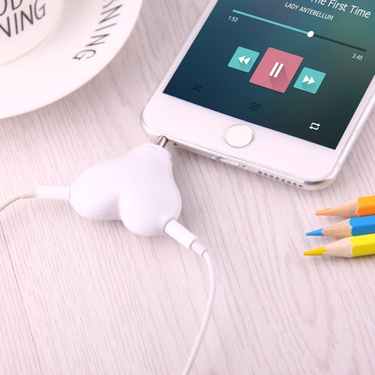 1 Male to 2 Females 3.5mm Jack Plug Multi-function Heart Shaped Earphone Audio Video Splitter Adapter with Key Chain for iPhone, iPad, iPod, Samsung, Xiaomi, HTC and Other 3.5 mm Audio Interface Electronic Digital Products