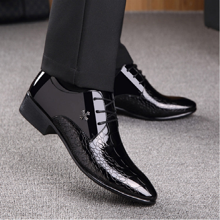 Men Pointed Glossy Crocodile Texture Leather Shoes