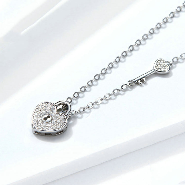 S925 Sterling Silver Platinum Plated Heart Lock Necklace Girls White Inlaid Zircon Key Jewelry