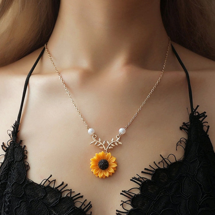 Delicate Sunflower Pendant Necklace Women Creative Imitation Pearls Jewelry Necklace
