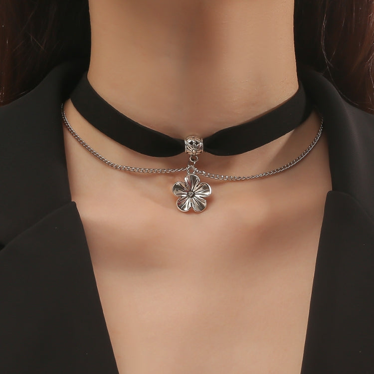 Punk Vintage Velvet Clavicle Chain Metal Rock Necklace, Spec: