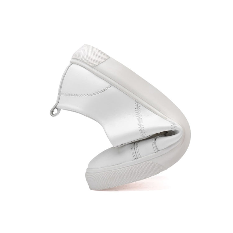 Microfiber Leather Upper Simple Solid Color Casual Shoes for Men