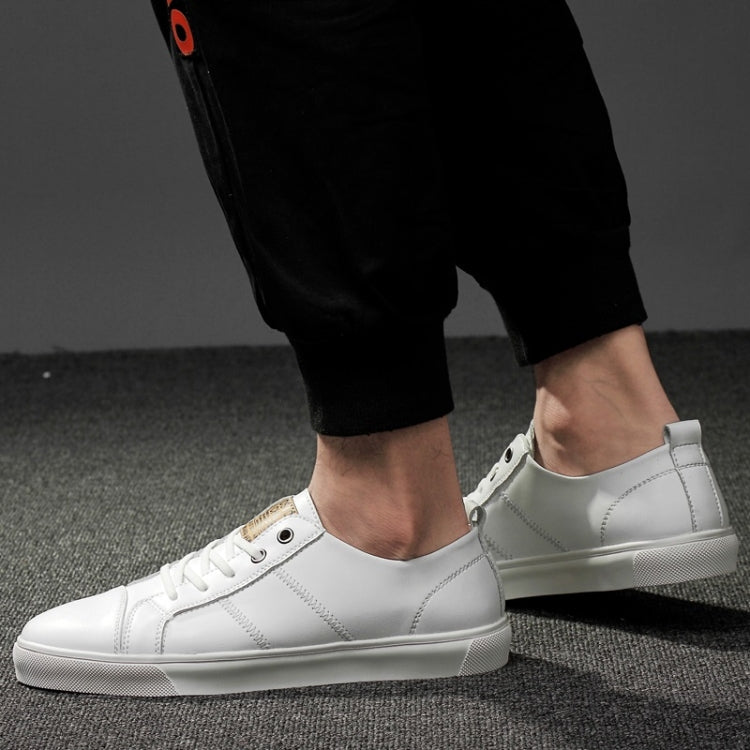 Microfiber Leather Upper Simple Solid Color Casual Shoes for Men