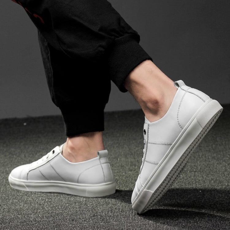 Microfiber Leather Upper Simple Solid Color Casual Shoes for Men