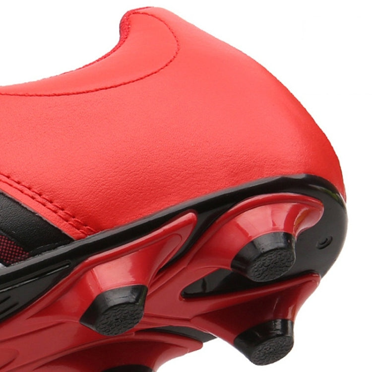 Comfortable and Lightweight PU Soccer Shoes for Children & Adult